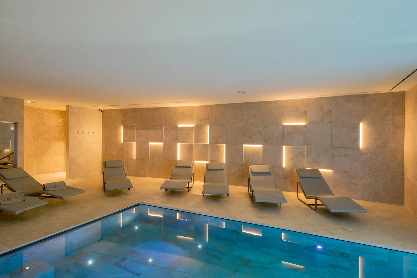 Porcelain stoneware: style and technical performance make it a top choice for spas and wellness centres 