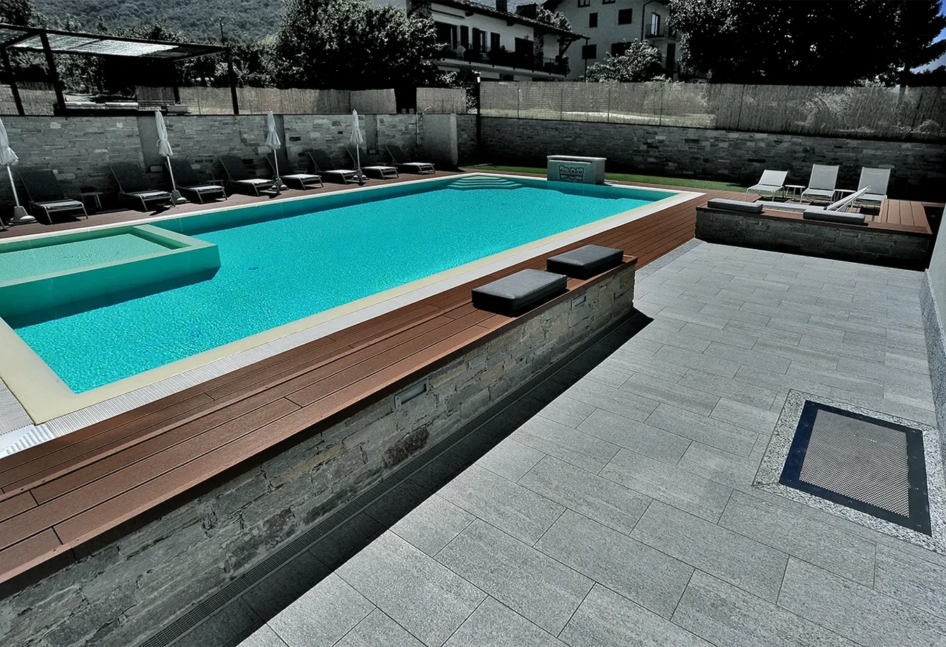 Strength and safety: ideas for covering your pool with porcelain stoneware tiles