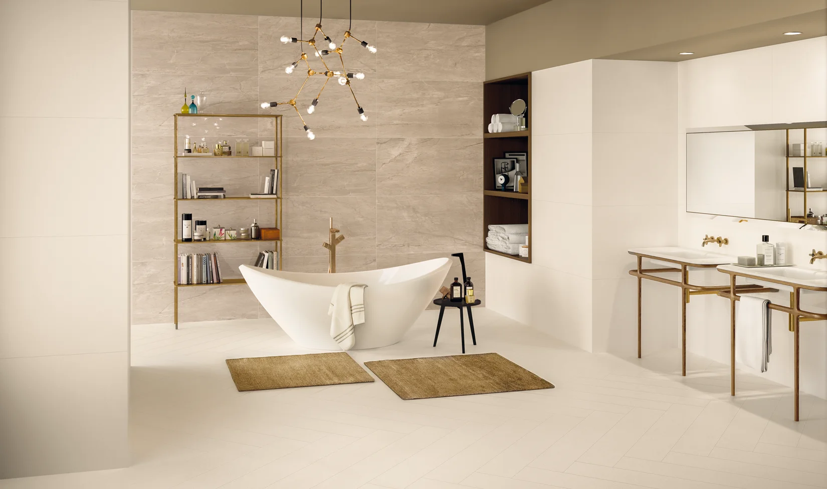 Bagno di lusso con pavimento e pareti in gres porcellanato effetto resina elements design colore Ivory, vasca indipendente e mobili eleganti.